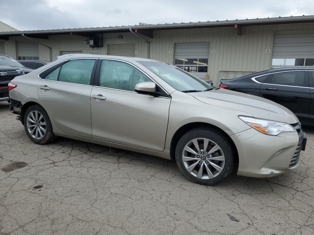 2017 TOYOTA CAMRY LE - Фото 4
