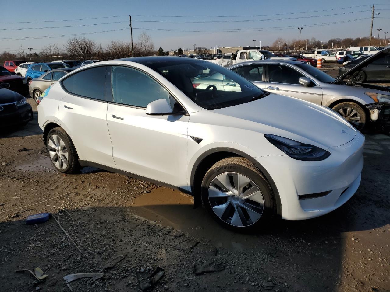 2023 TESLA MODEL Y - Фото 4