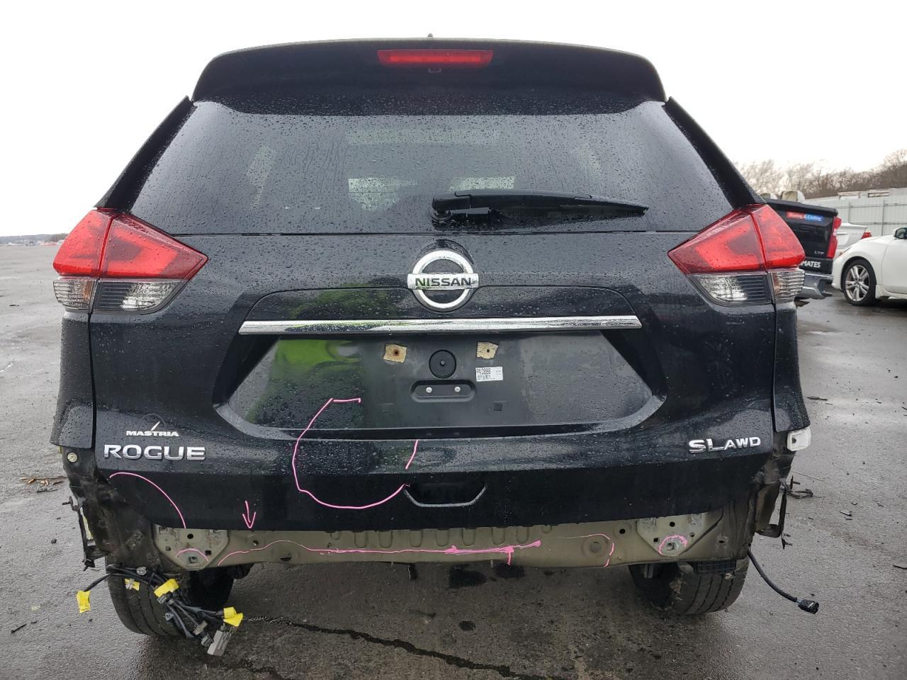 2017 NISSAN ROGUE SV - Image 6