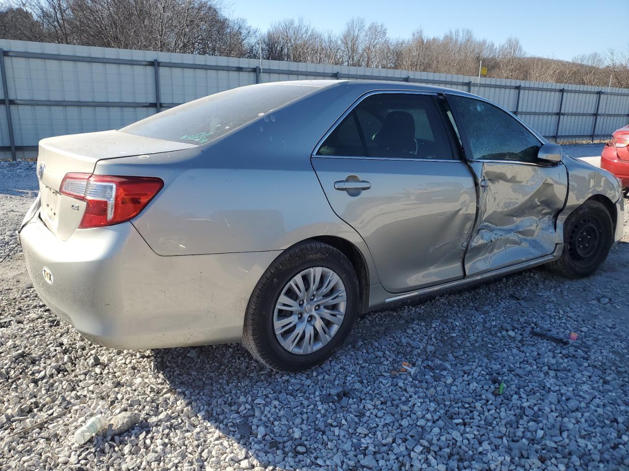 2014 TOYOTA CAMRY L - Image 3