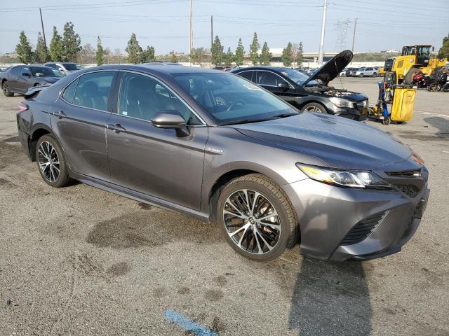 2020 Toyota Camry Se - Фото 4