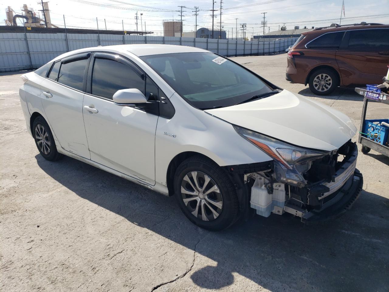 2016 TOYOTA PRIUS - Image 4