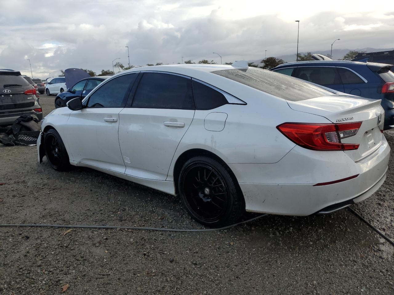 2018 HONDA ACCORD LX - Фото 2