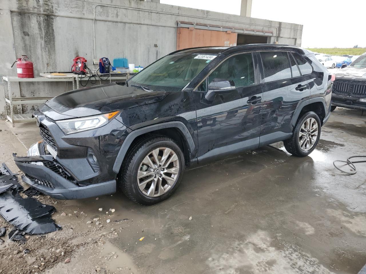 2019 TOYOTA RAV4 XLE P