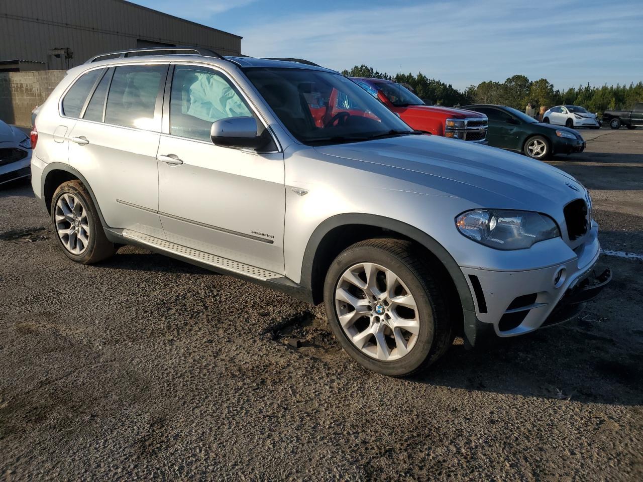 2013 BMW X5 XDRIVE3 - Image 4