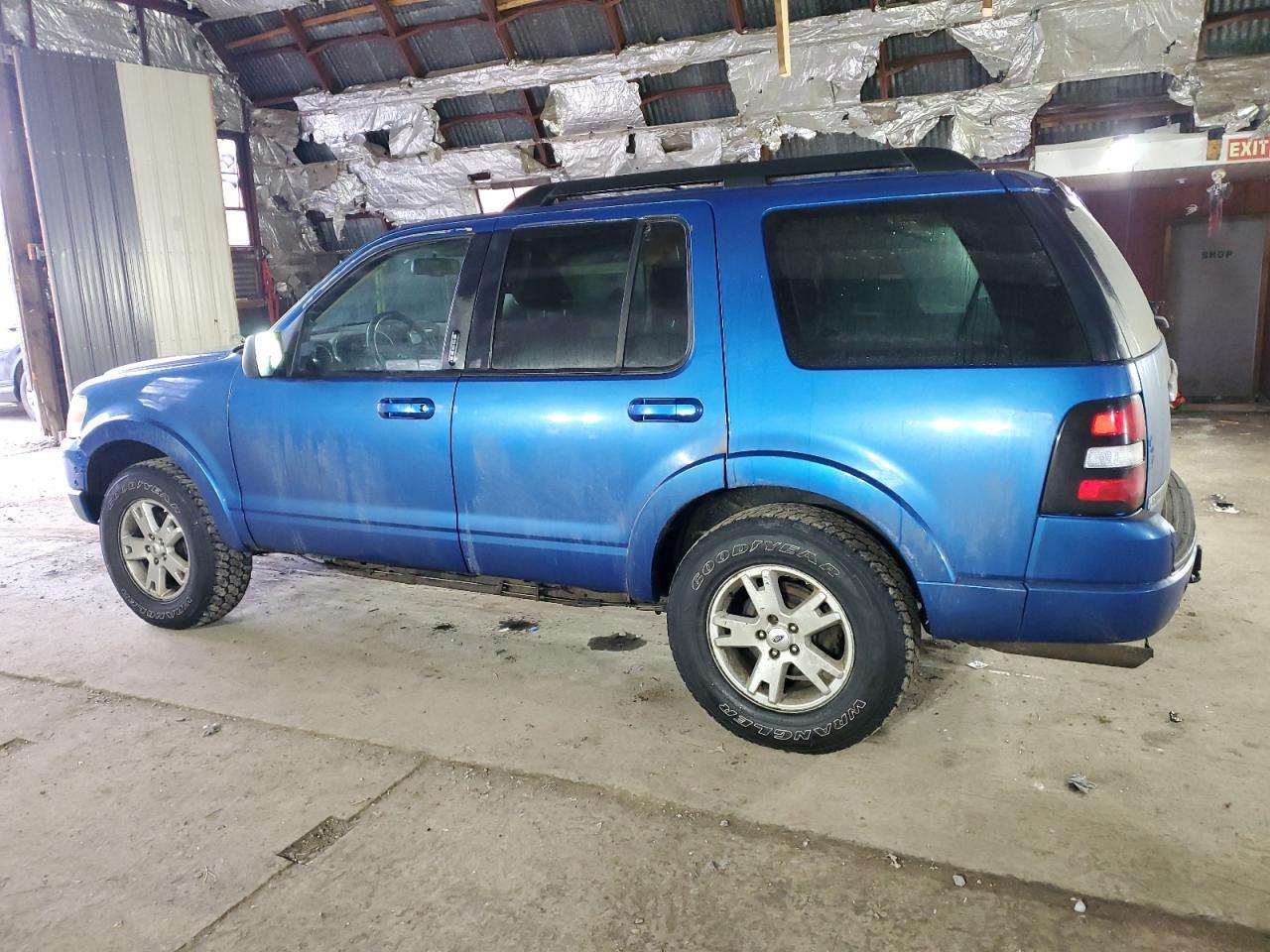 2010 FORD EXPLORER X - Image 2