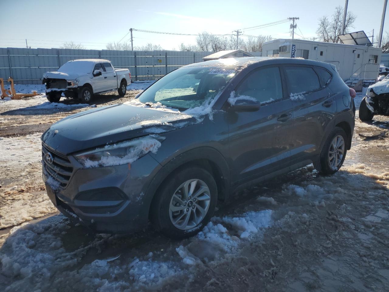 2016 HYUNDAI TUCSON SE