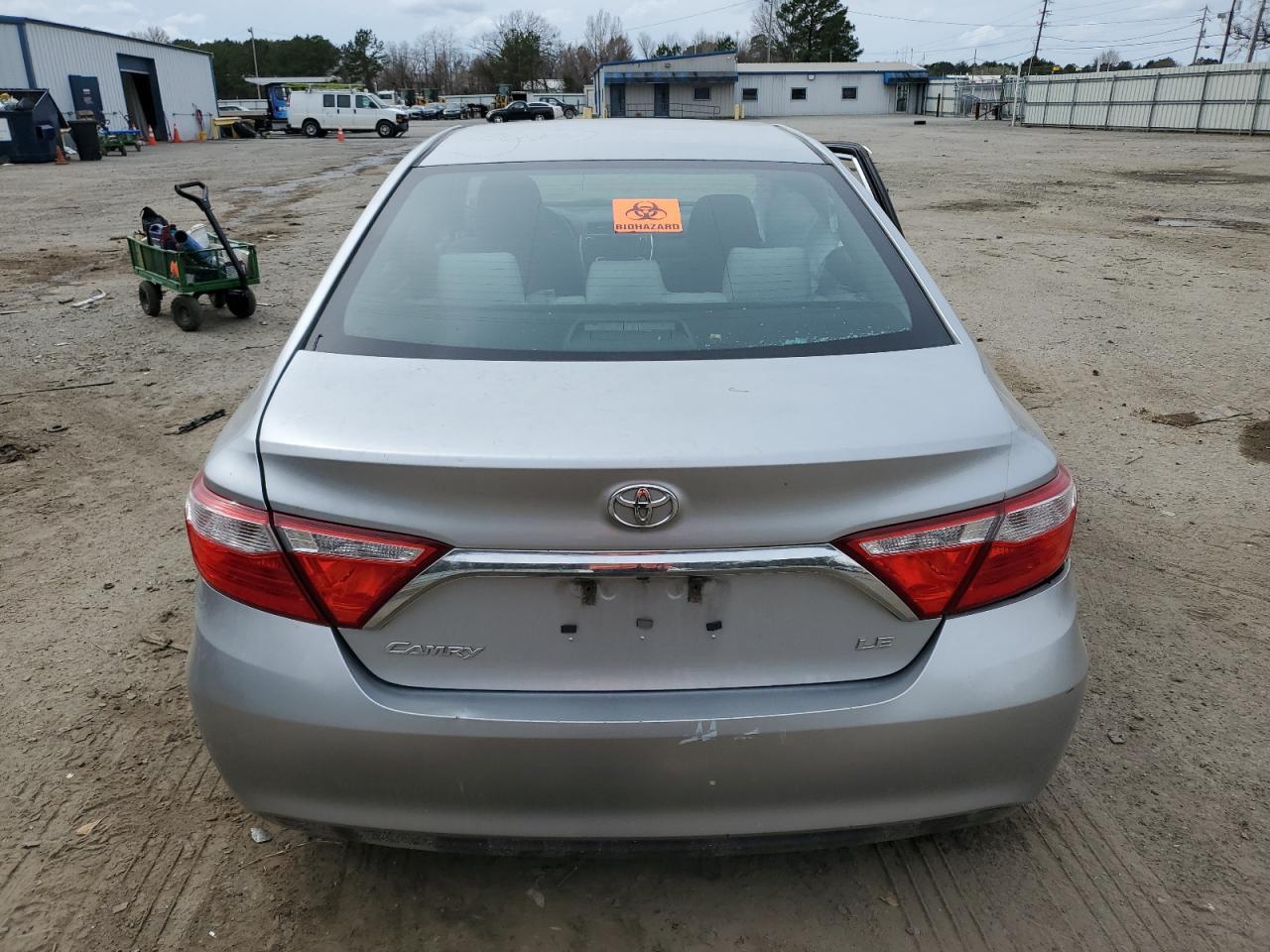 2017 TOYOTA CAMRY LE - Фото 6