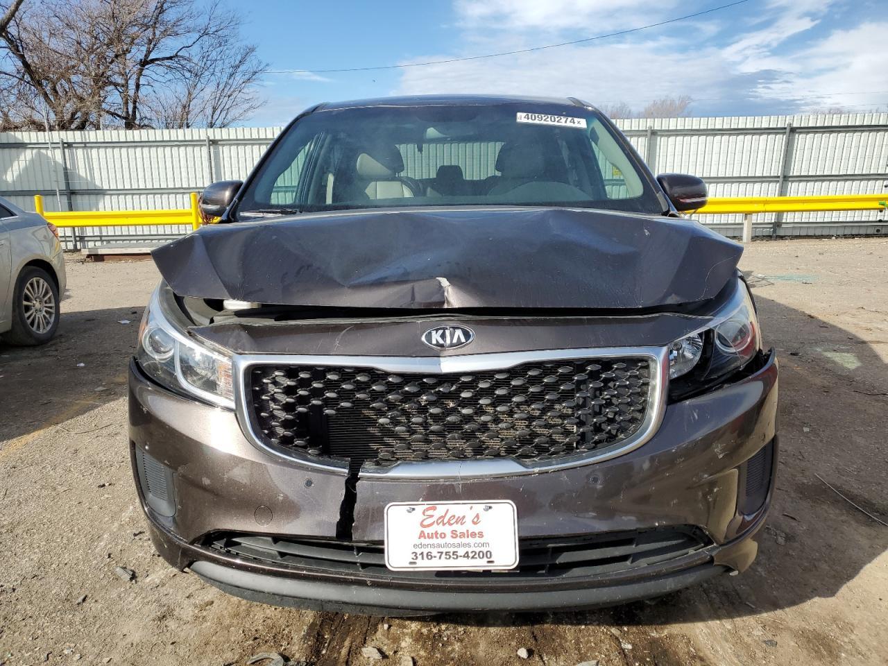 2017 KIA SEDONA LX - Image 5