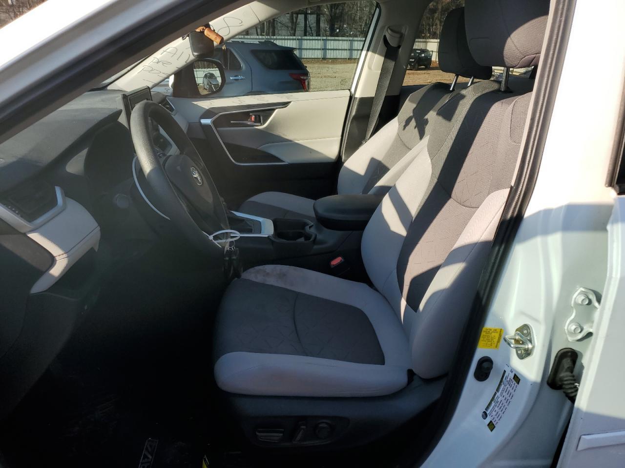 2020 TOYOTA RAV4 XLE - Фото 7