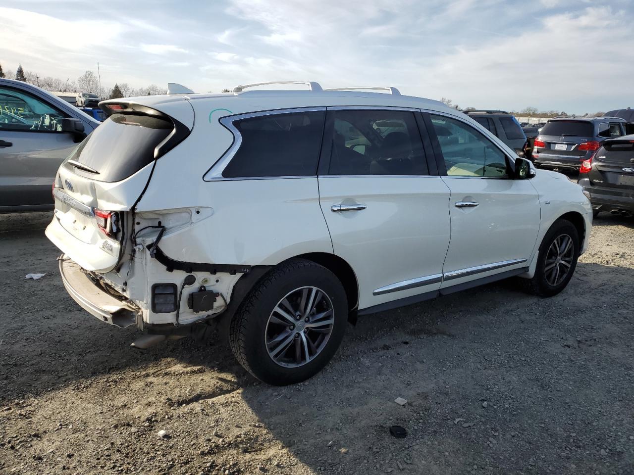 2019 INFINITI QX60 LUXE - Image 3