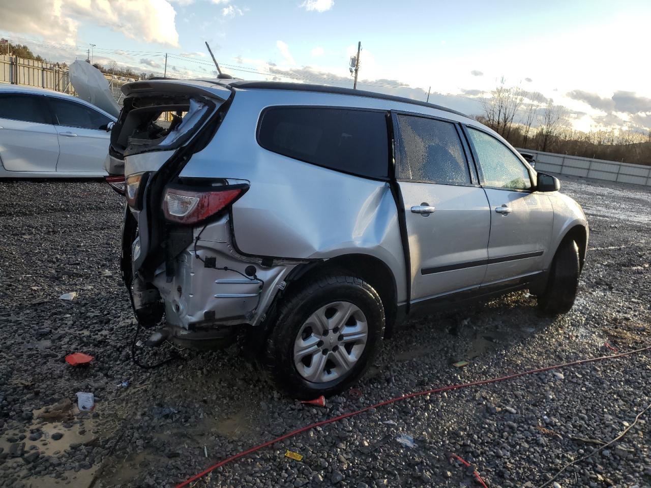 2015 CHEVROLET TRAVERSE L - Фото 3