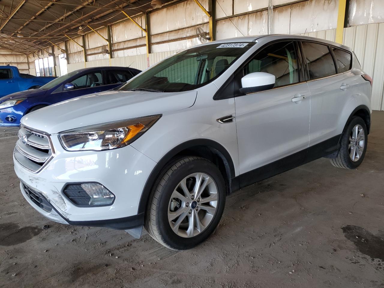 2019 FORD ESCAPE SE car image