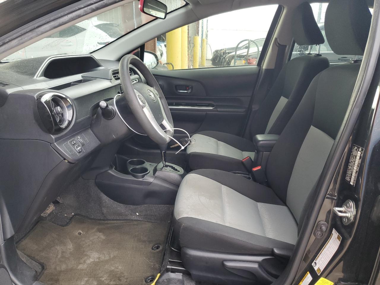 2016 TOYOTA PRIUS C - Image 7