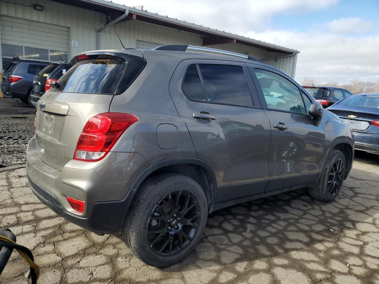 2021 CHEVROLET TRAX 1LT - Image 3