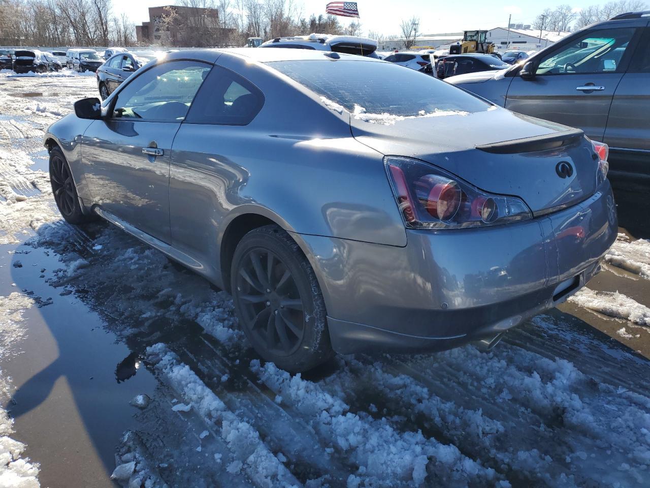 2012 INFINITI G37 - Image 2