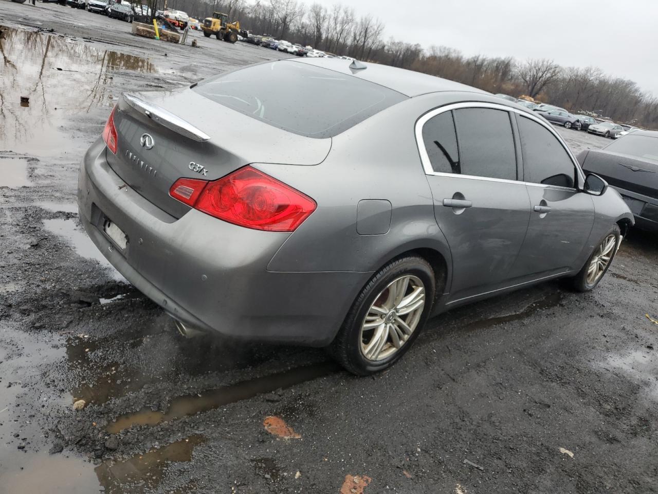 2012 INFINITI G37 - Image 3