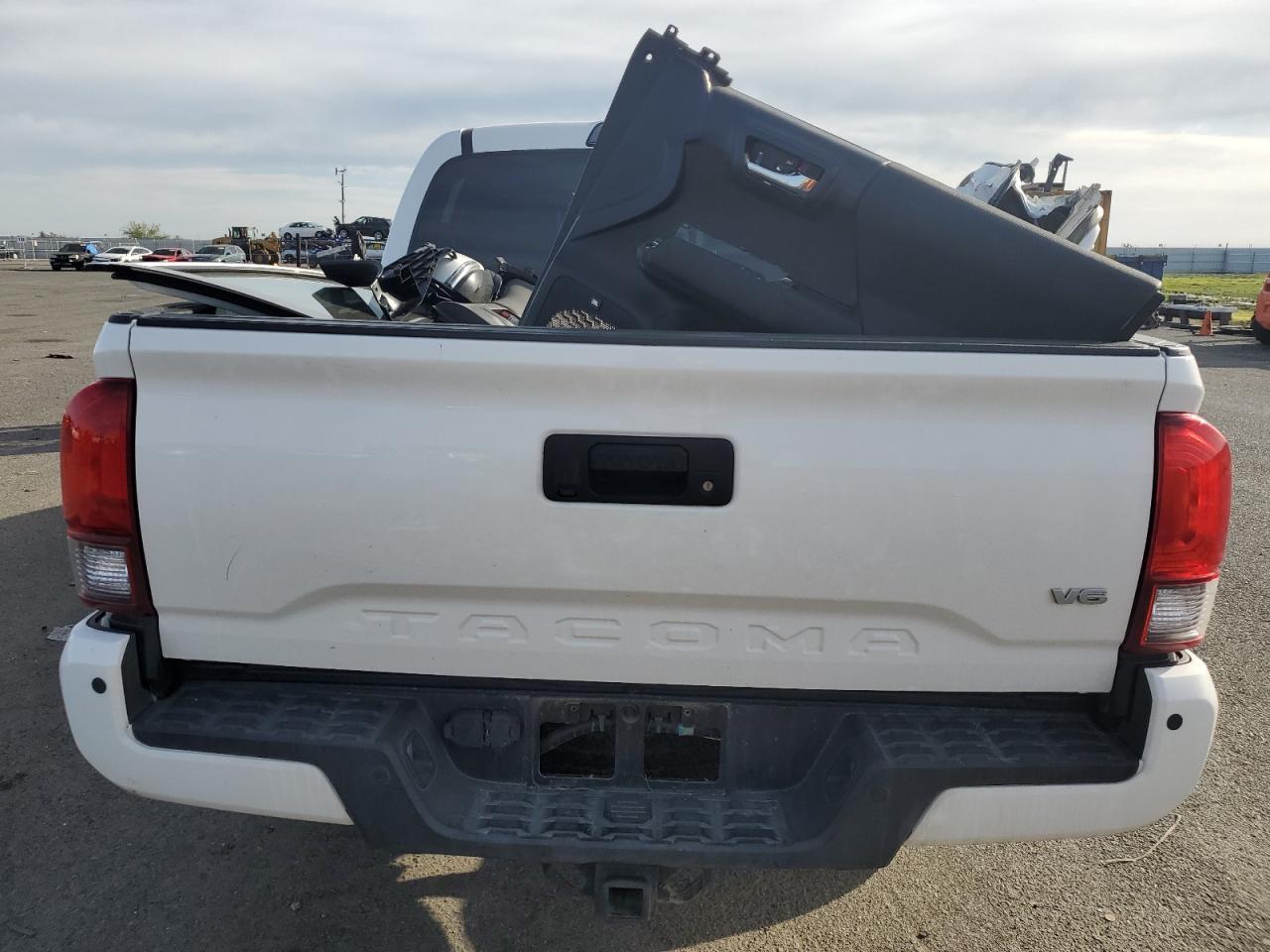 2019 TOYOTA TACOMA DOU - Фото 6