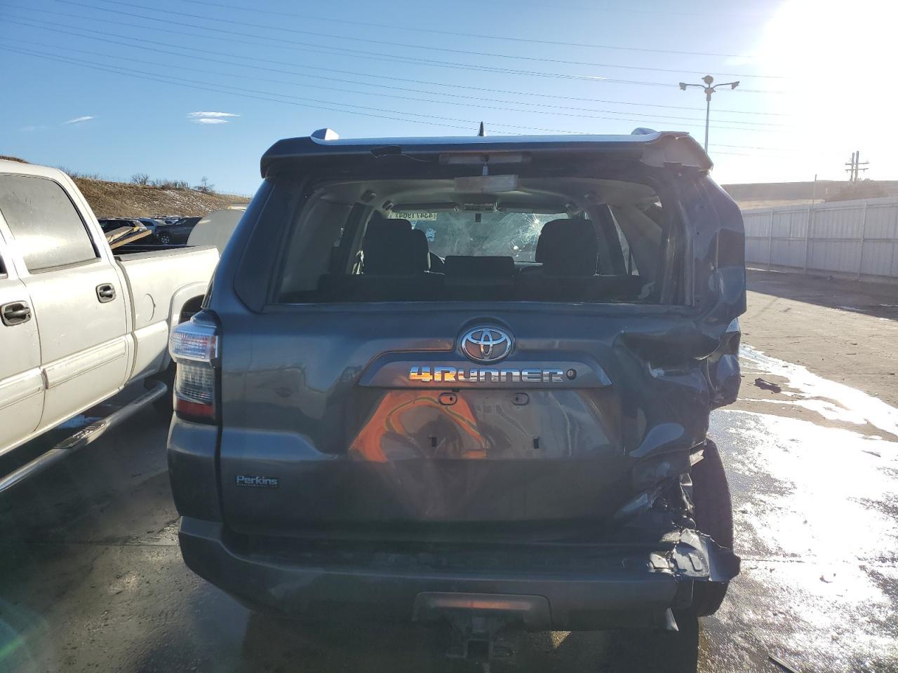 2018 TOYOTA 4RUNNER SR - Image 6