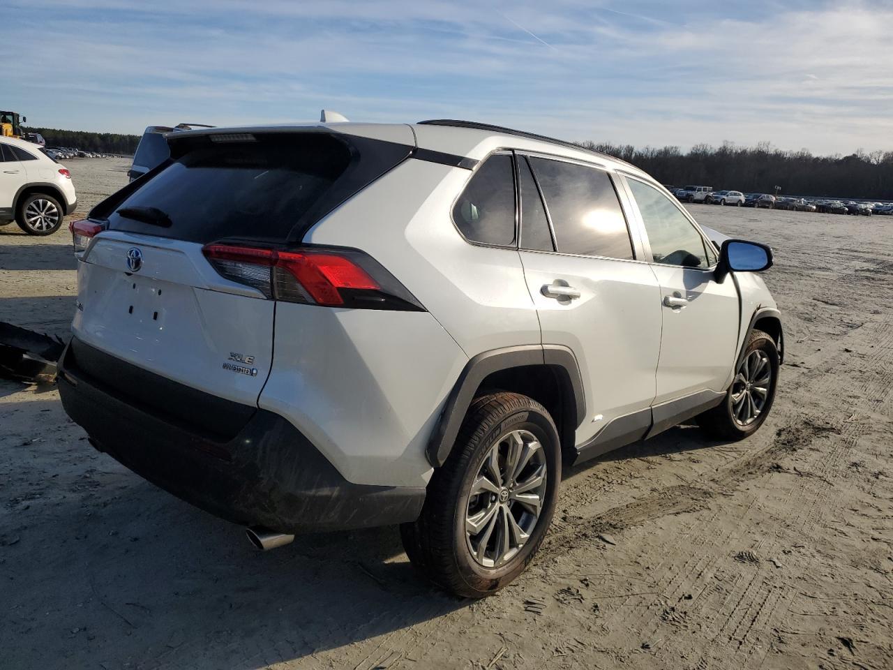 2022 TOYOTA RAV4 XLE P - Image 3