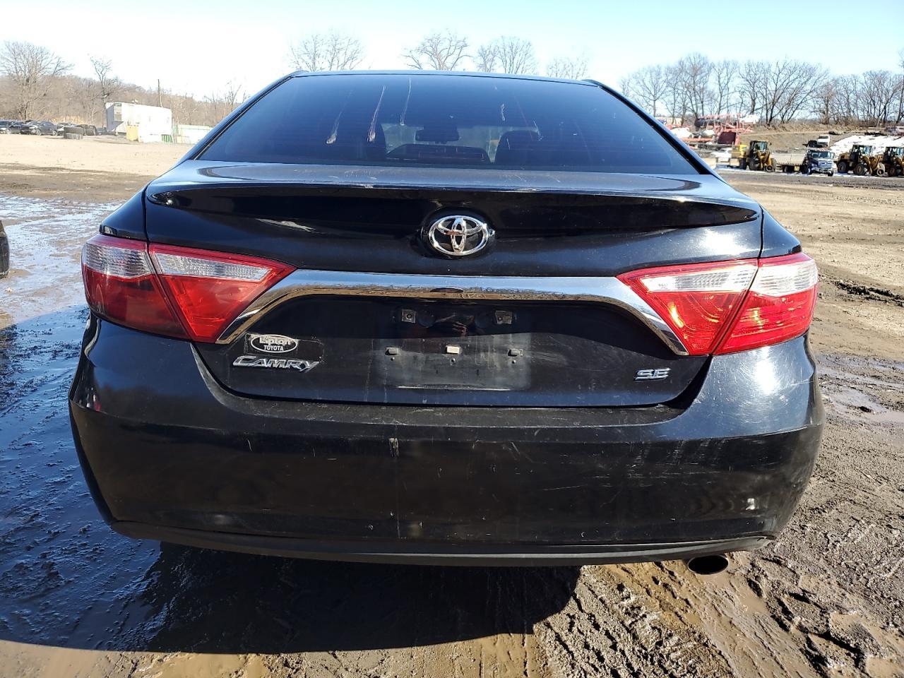 2016 TOYOTA CAMRY LE - Фото 6