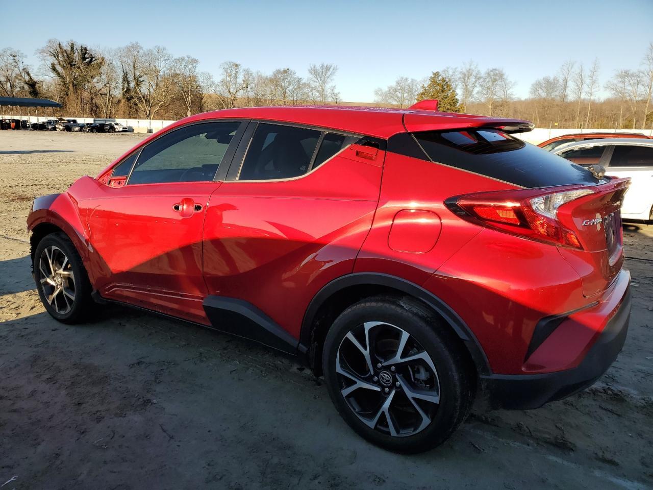 2021 TOYOTA C-HR XLE - Фото 2