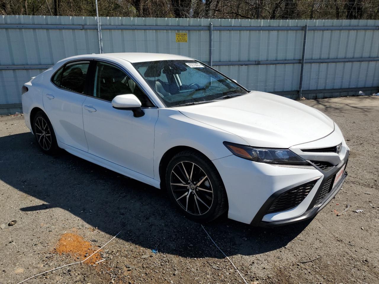 2021 TOYOTA CAMRY SE - Image 4