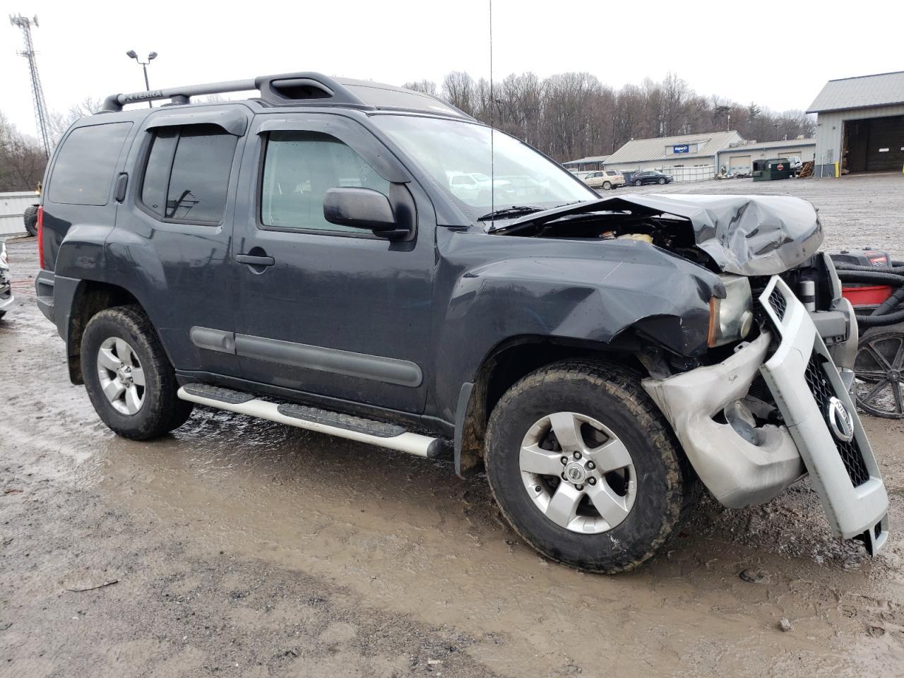 2013 NISSAN XTERRA X - Image 4