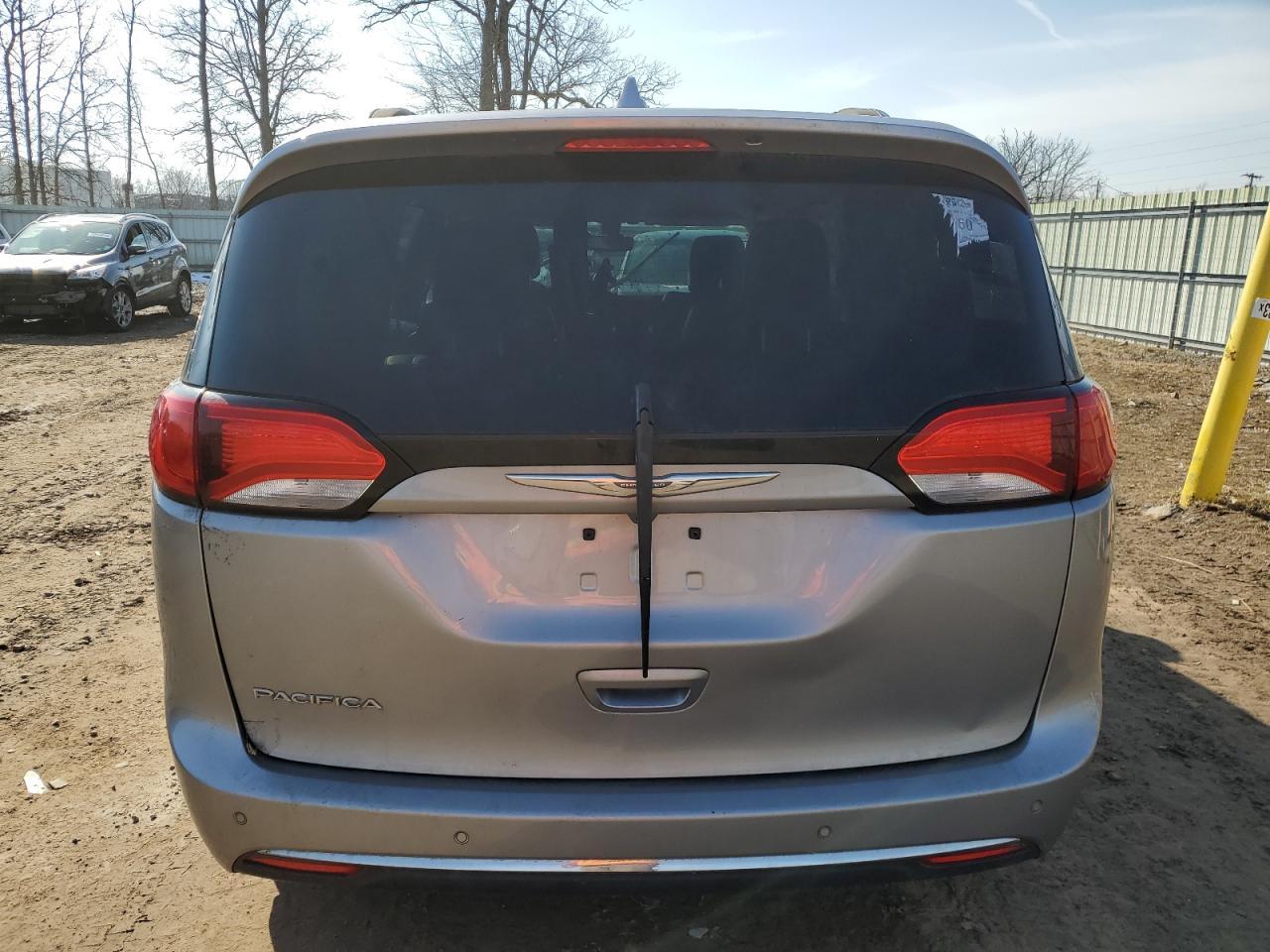 2017 CHRYSLER PACIFICA T - Image 6