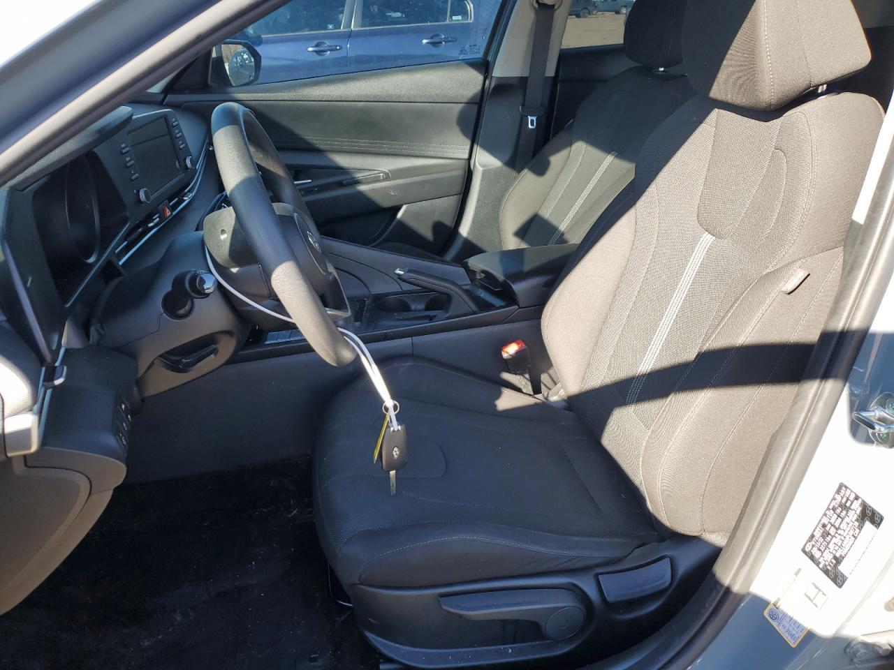 2023 HYUNDAI ELANTRA SE - Image 7