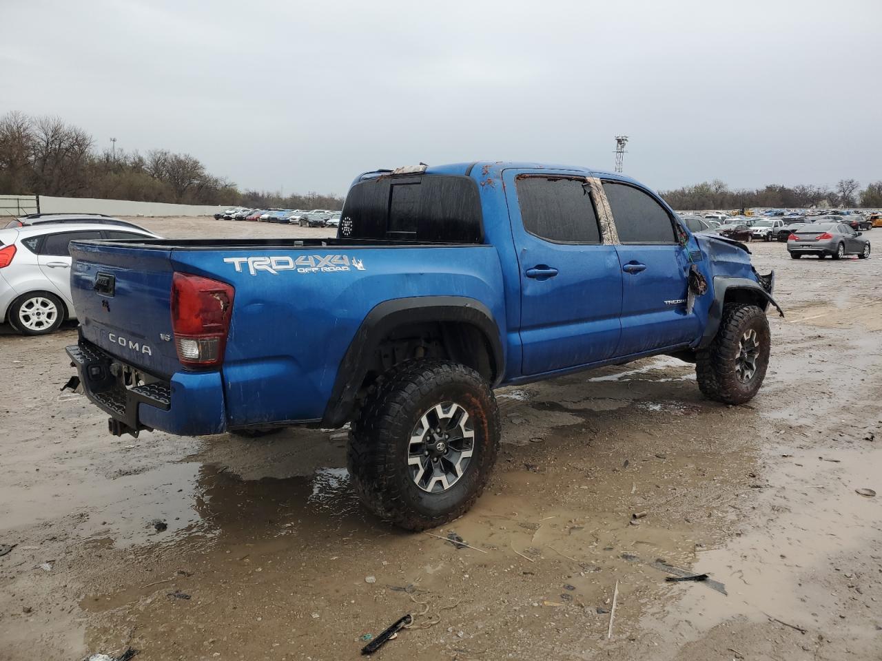 2018 TOYOTA TACOMA DOU - Фото 3