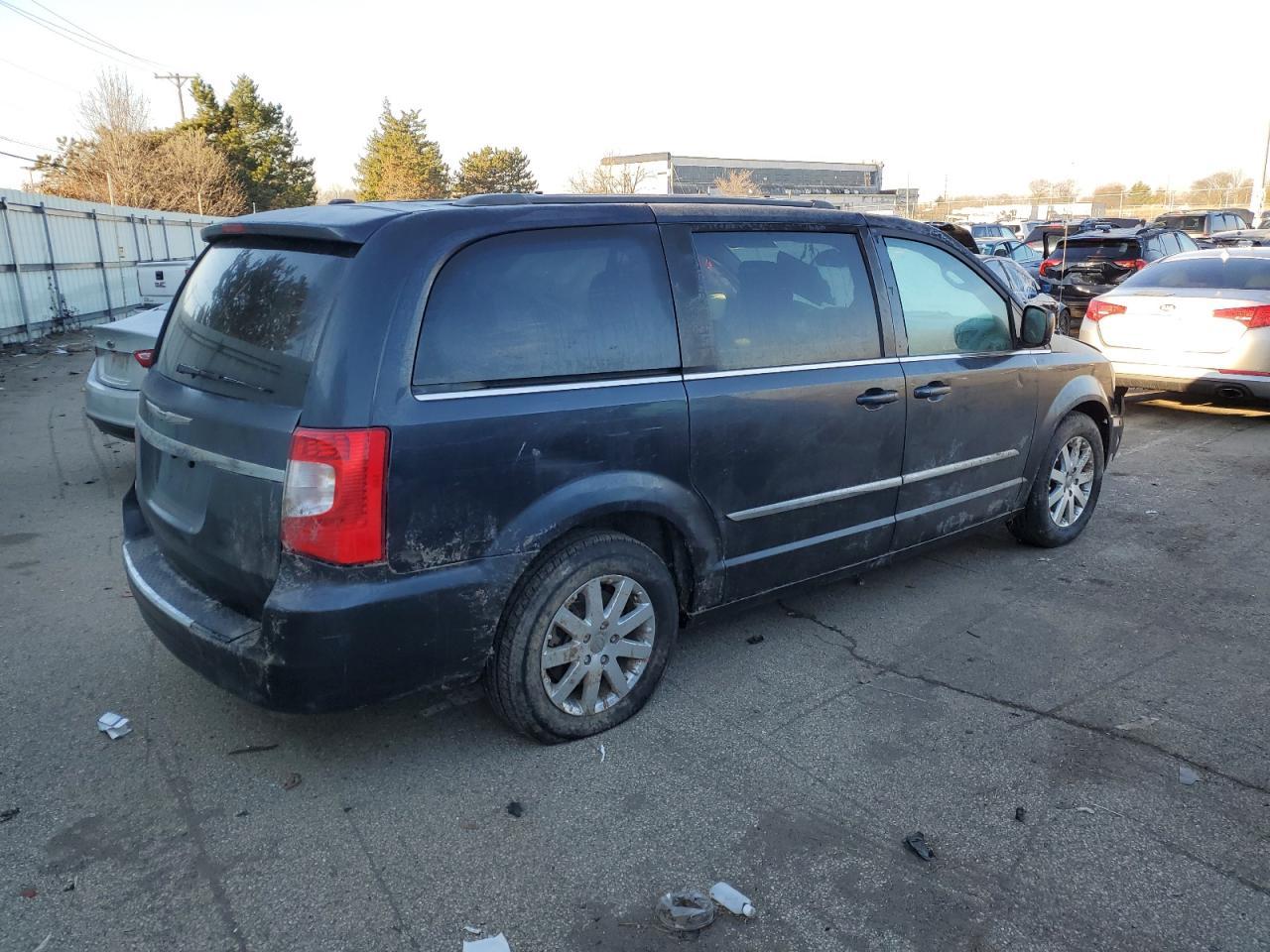 2014 CHRYSLER TOWN & COU - Фото 3