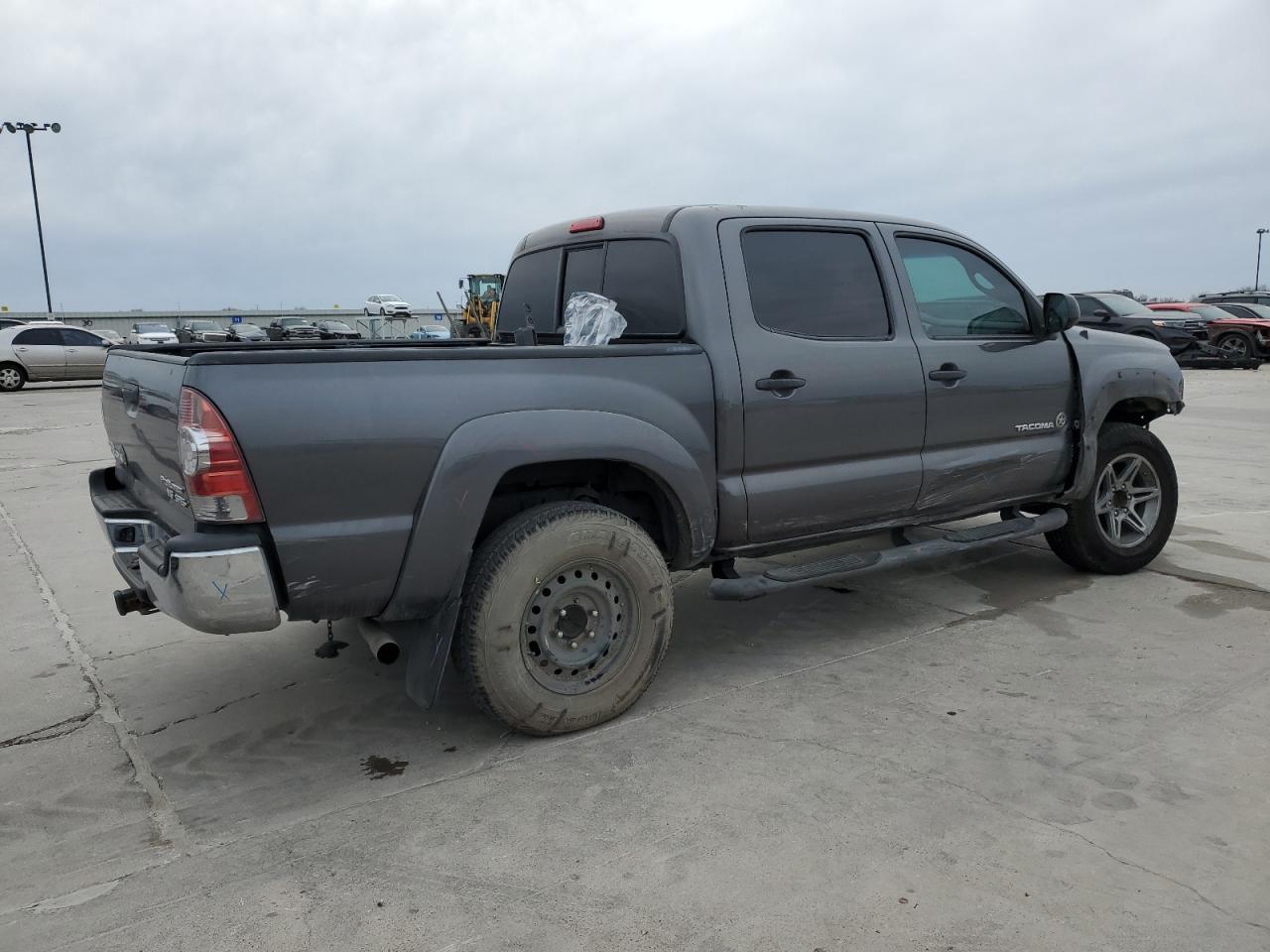 2013 TOYOTA TACOMA DOU - Фото 3