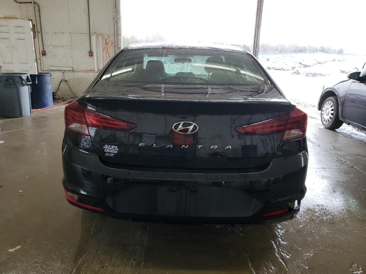 2019 HYUNDAI ELANTRA SE - Фото 6