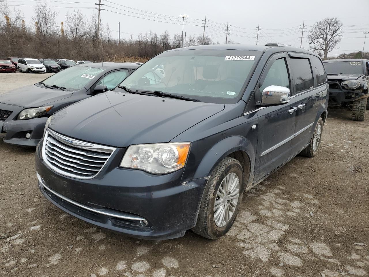 2014 CHRYSLER TOWN & COU