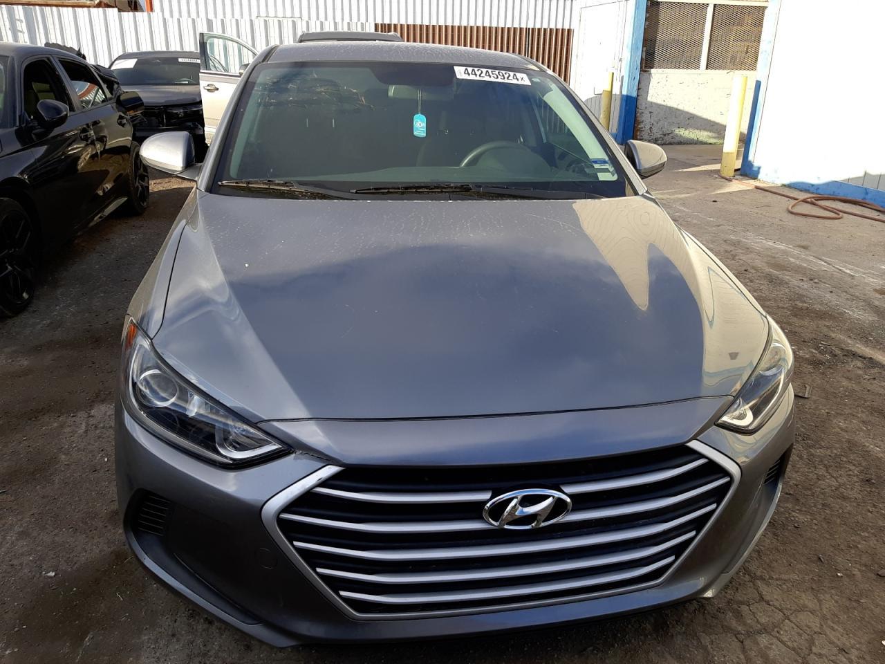 2018 HYUNDAI ELANTRA SE - Image 5