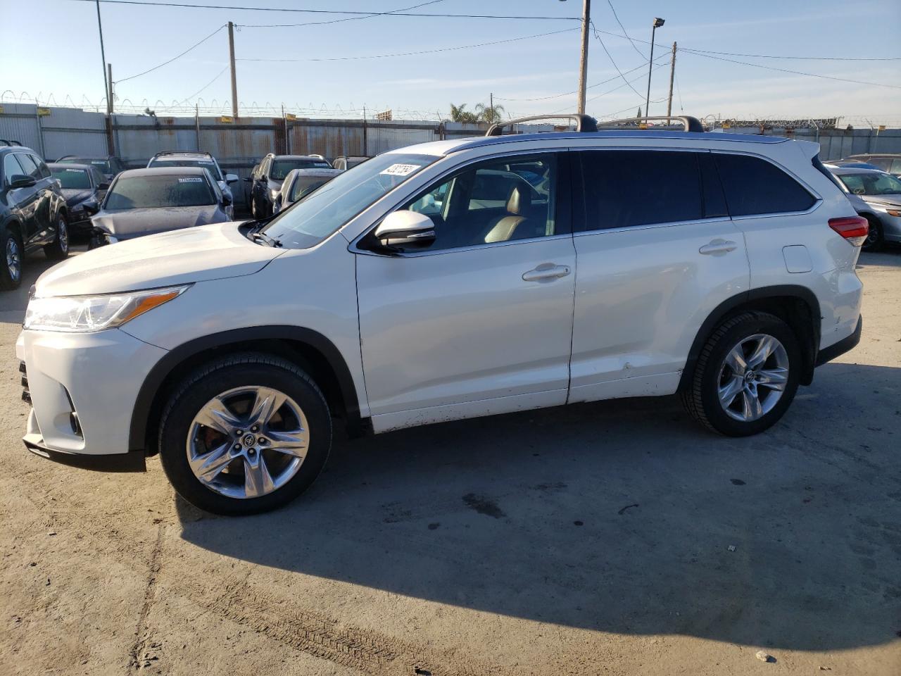 2018 TOYOTA HIGHLANDER