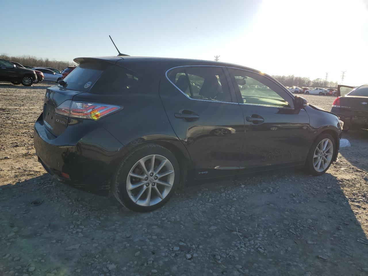 2013 LEXUS CT 200 - Фото 3
