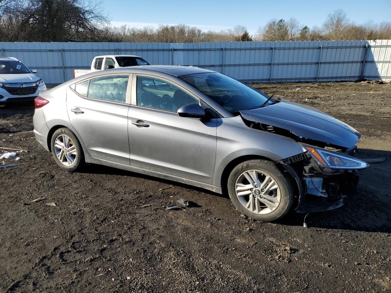 2019 HYUNDAI ELANTRA SE - Фото 4