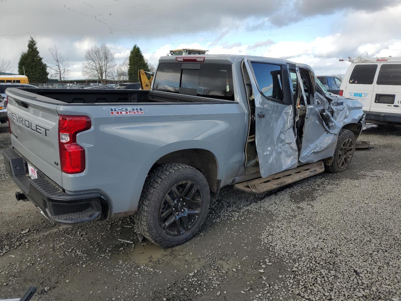 2024 CHEVROLET SILVERADO - Фото 3