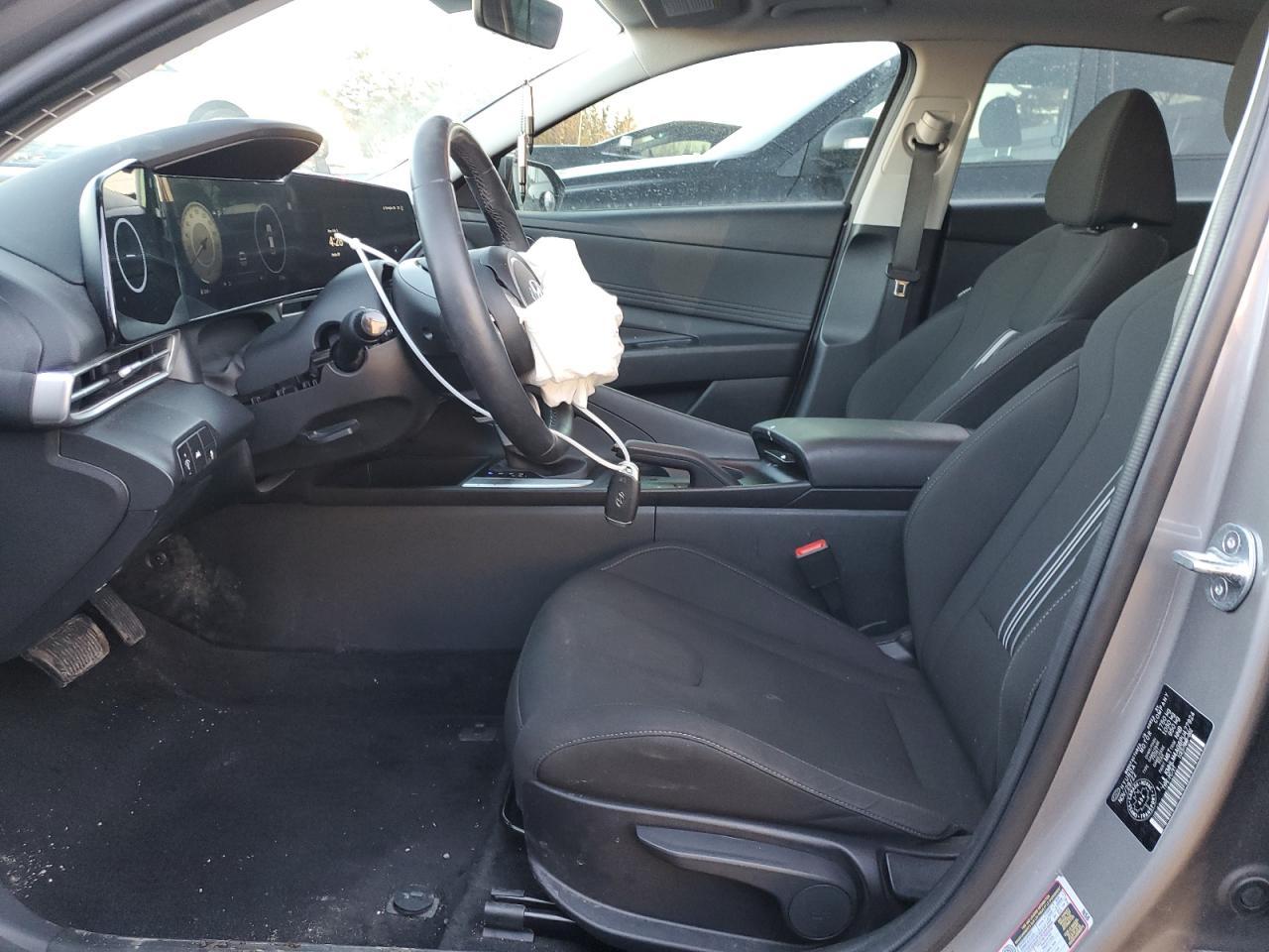 2023 HYUNDAI ELANTRA SE - Фото 7
