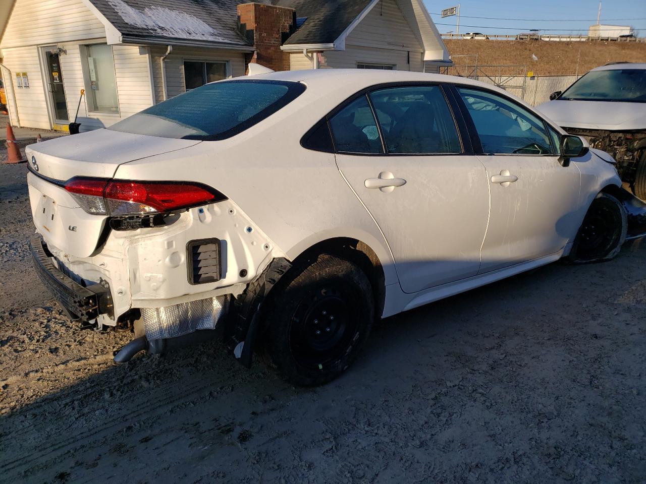 2021 TOYOTA COROLLA LE - Фото 3