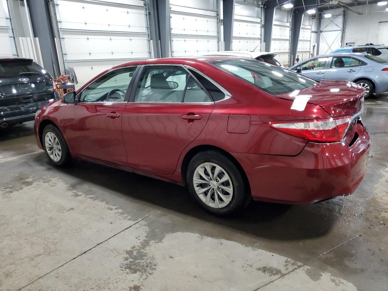 2016 TOYOTA CAMRY LE - Фото 2