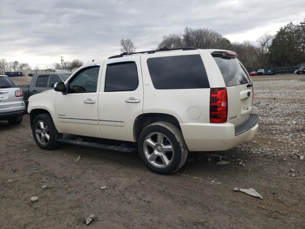 2011 CHEVROLET TAHOE K150 - Image 2