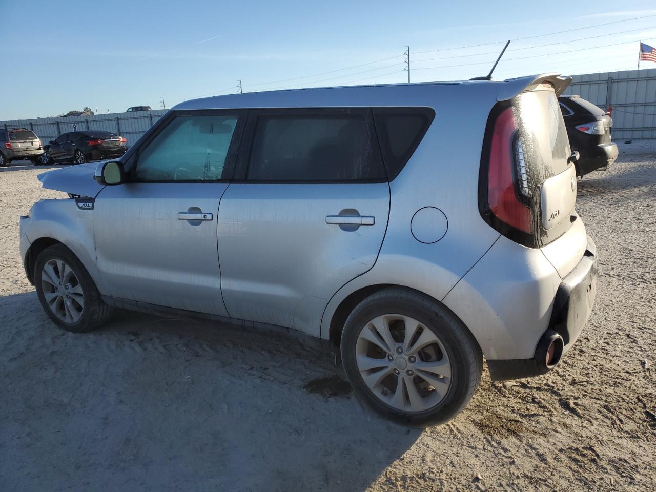 2016 KIA SOUL + - Image 2