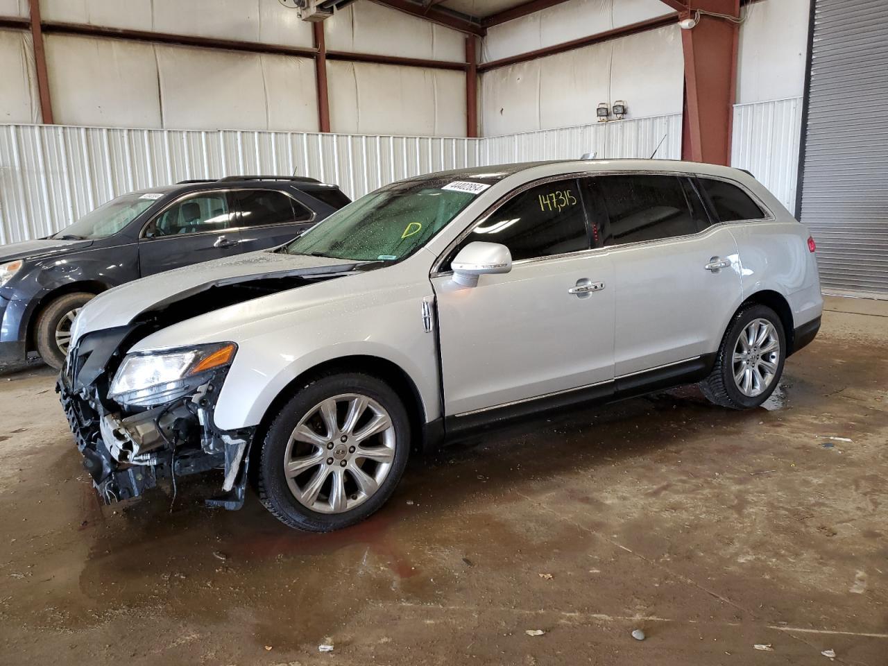 2018 LINCOLN MKT car image