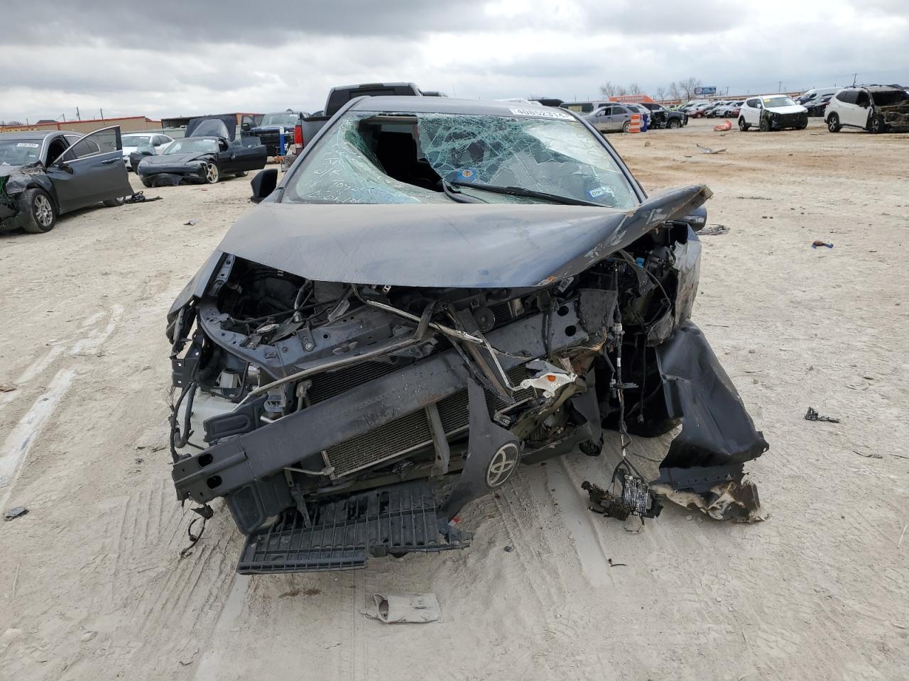2019 TOYOTA COROLLA L - Фото 5
