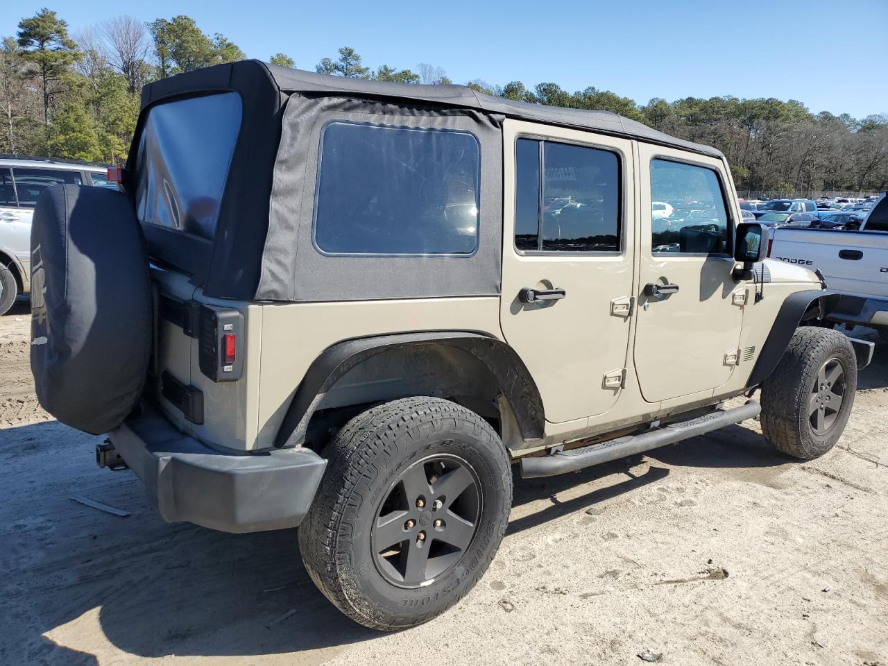 2017 JEEP WRANGLER U - Image 3