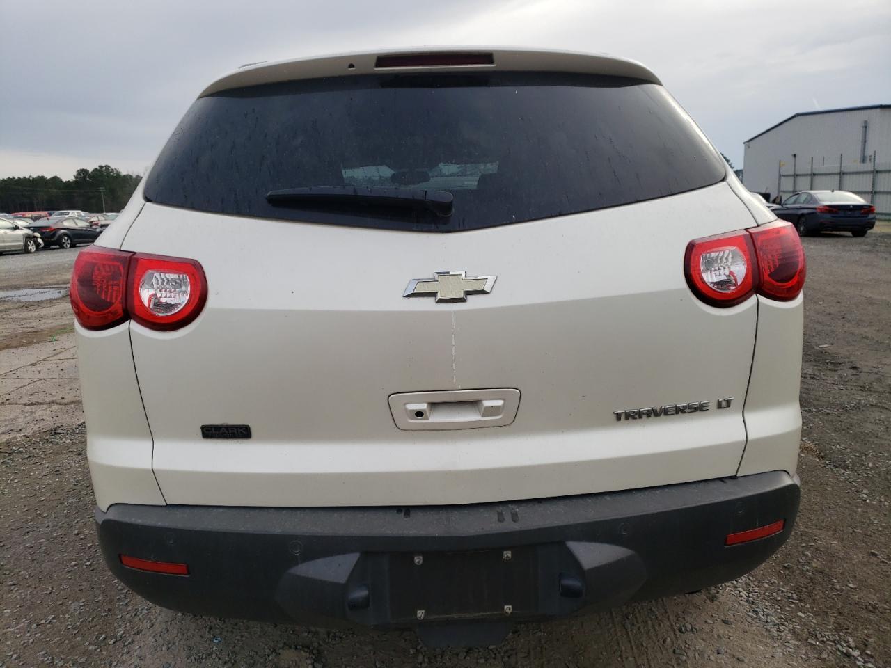 2012 CHEVROLET TRAVERSE L - Image 6