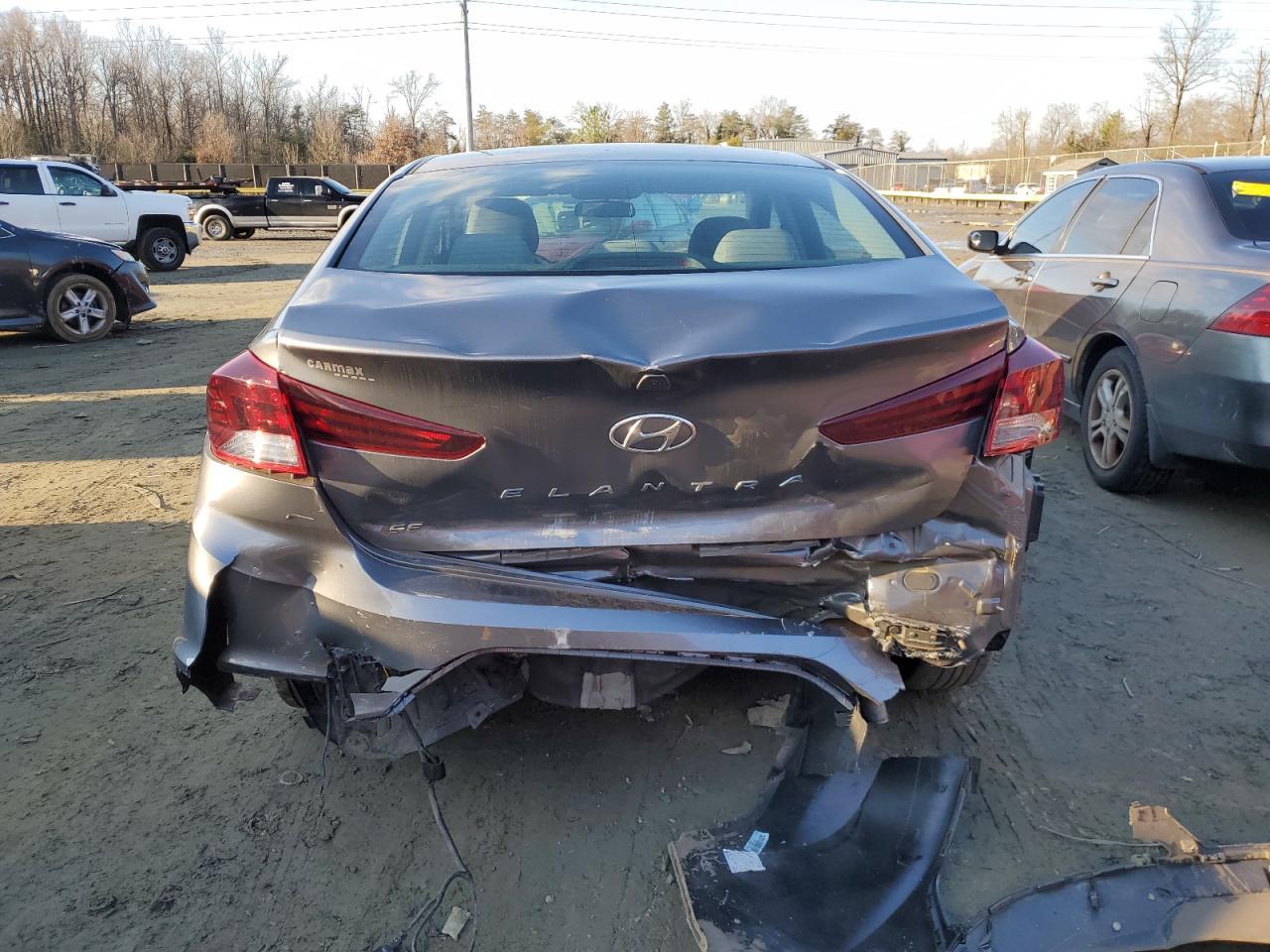 2019 HYUNDAI ELANTRA SE - Фото 6